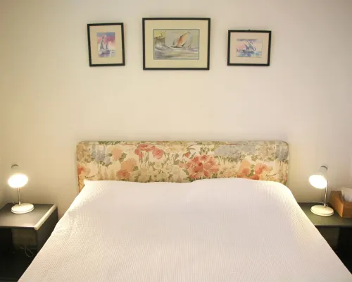 Sea view garden apartment with pool option. Near beach between Nice and Monaco Hotel a Eza