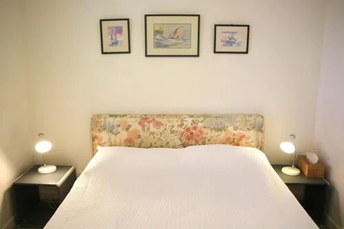 Sea view garden apartment with pool option. Near beach between Nice and Monaco
