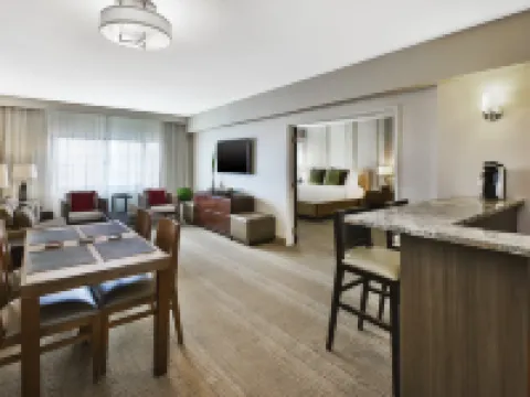 DoubleTree by Hilton Rapid City Downtown Convention Center Hotele w: Pennington County