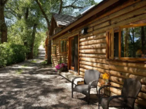 Luxurious Riverfront Cabin on the Frying Pan River - 1 block to Basalt 巴索爾特酒店