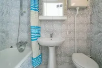 Great cosy studio minutes away from the metro!