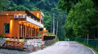 Yangyang Sky Village Pension Hotel dekat Micheongol Valley