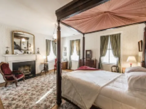 Historic Stonewall Stays • Room for 12 w/ New Bunk Room Hoteles en Gallatin