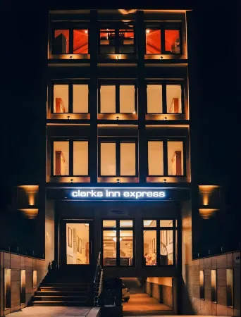Clarks Inn Express, Dehradun Отели рядом со станцией Dehradun