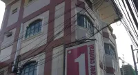 1 River Central Hostel