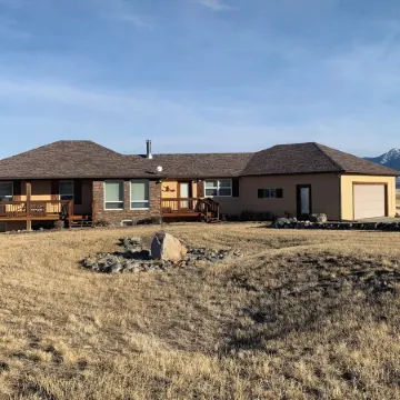Snow Covered Mountains Paradise Valley Montana Steele HousePerfect Getaway Spot