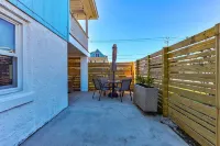 Cozy Beach Bungalow a Stone's Throw to the Beach!