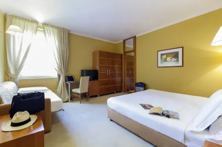 Ibis Styles Bari Giovinazzo Отели рядом с достопримечательностью «Piazza Vittorio Emanuele II»