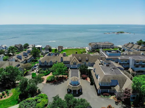Water's Edge Resort & Spa Hotels in Madison