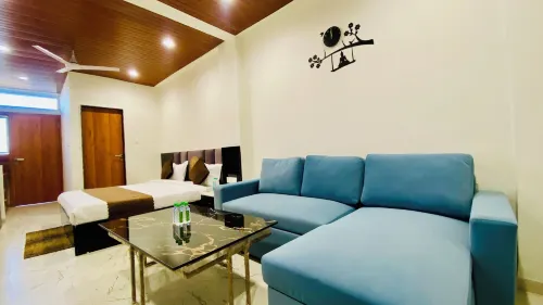Stay 10 Parallel Apartment Hotel
