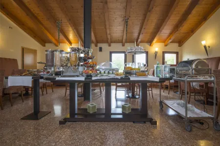 Hotel Venice Resort Airport Отели рядом с достопримечательностью «New Murano gallery»