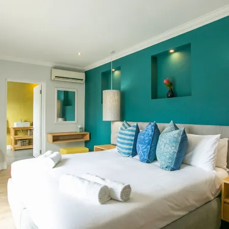 Hout & about Guest House Отели рядом с достопримечательностью «Гора Чапманс-Пик»