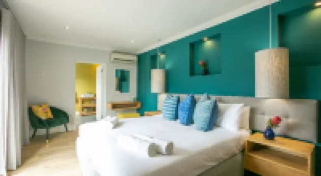 Hout & about Guest House
