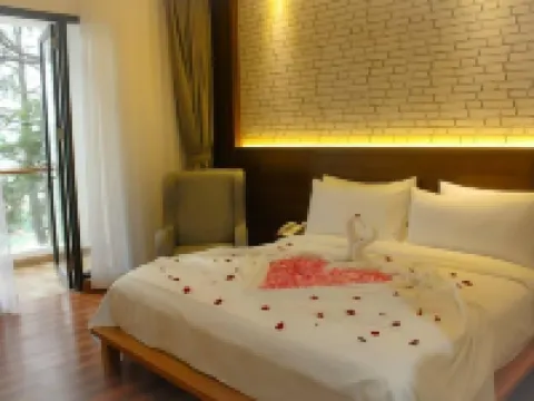 Are You and I Bed & Breakfast Hotels in Cimenyan