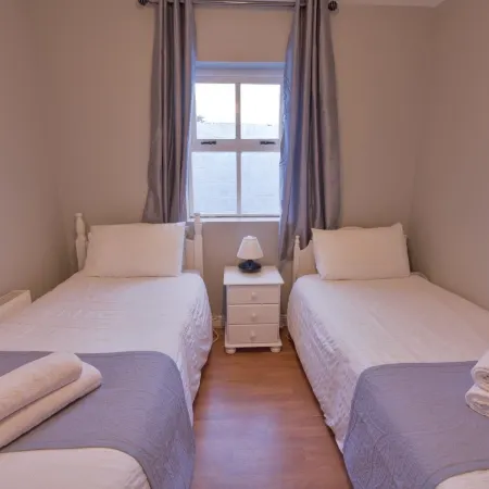 10mindrivecliffsofmoher-cozy2br-parking-wifi