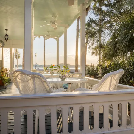 Bayfront Westcott House Bed & Breakfast