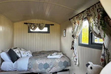 Norfolk Accommodation Отели рядом с достопримечательностью «Макдоннелл Караванс»