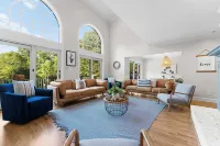 Shoreway Cove by Avantstay Waterfront, Pool, Dock Hotels near Blythe Landing Park