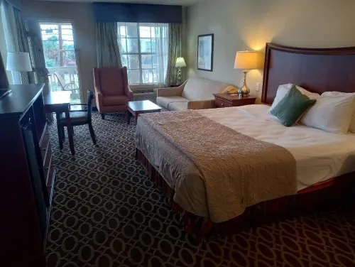 Sunday House Inn and Suites Hotels in Fredericksburg