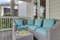Shine on the Shore by Avantstay Pool + Golf Cart Hotels in Inlet Beach