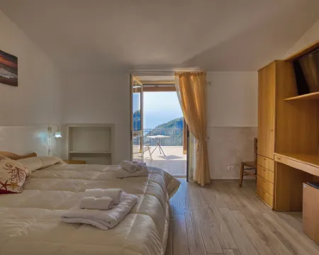 Le Marelle Hotels in Furore