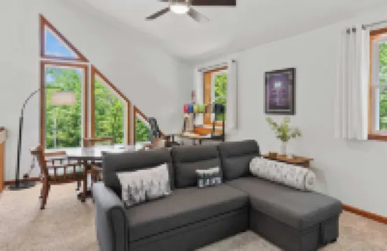 Maple Oasis by Avantstay Newly Built w/ Hot Tub, Game Room & Fire Pit