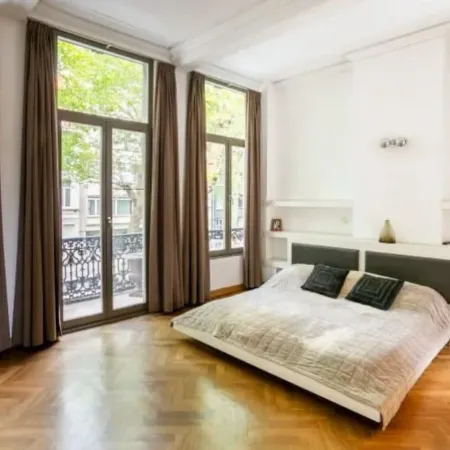 Villa Anvers 4 BDR Parking