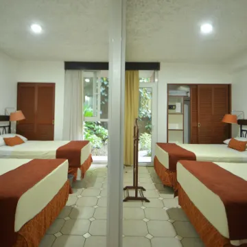 Novo Hotel & Suite Hotels near Captain Gerardo Barrios Plaza