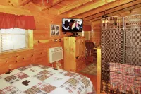 A Bit of Heaven - 2 Bedrooms, 2 Baths, Sleeps 8 Cabin by RedAwning