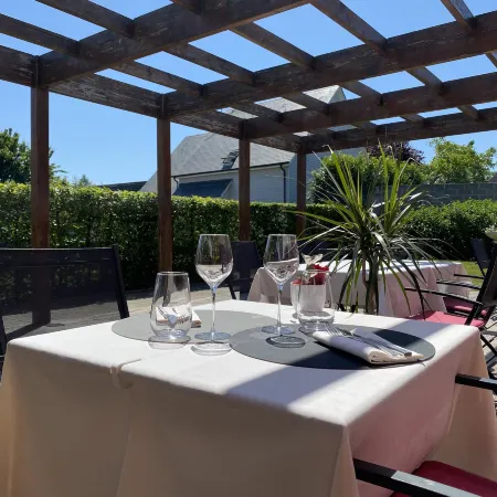 Logis Hôtel Restaurant Spa le Tosny