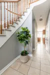 Luxury 3Br 2BA Townhome with Private Hot Tub, Gym, BBQ by Globalstay Hotels in Stoney Creek
