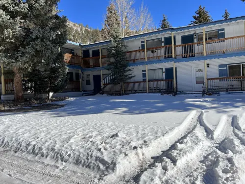 Mountain View Lodge Hotels in Red River