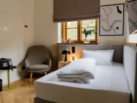 Bob W Munich Airport - Peterhof フライジンクのホテル