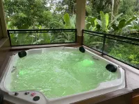 CASA DE VIDRO Hotels near Cepilho beach