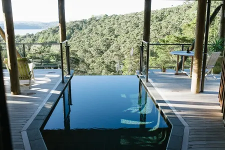 The Sanctuary at Bay of Islands Отели в г. Опуа