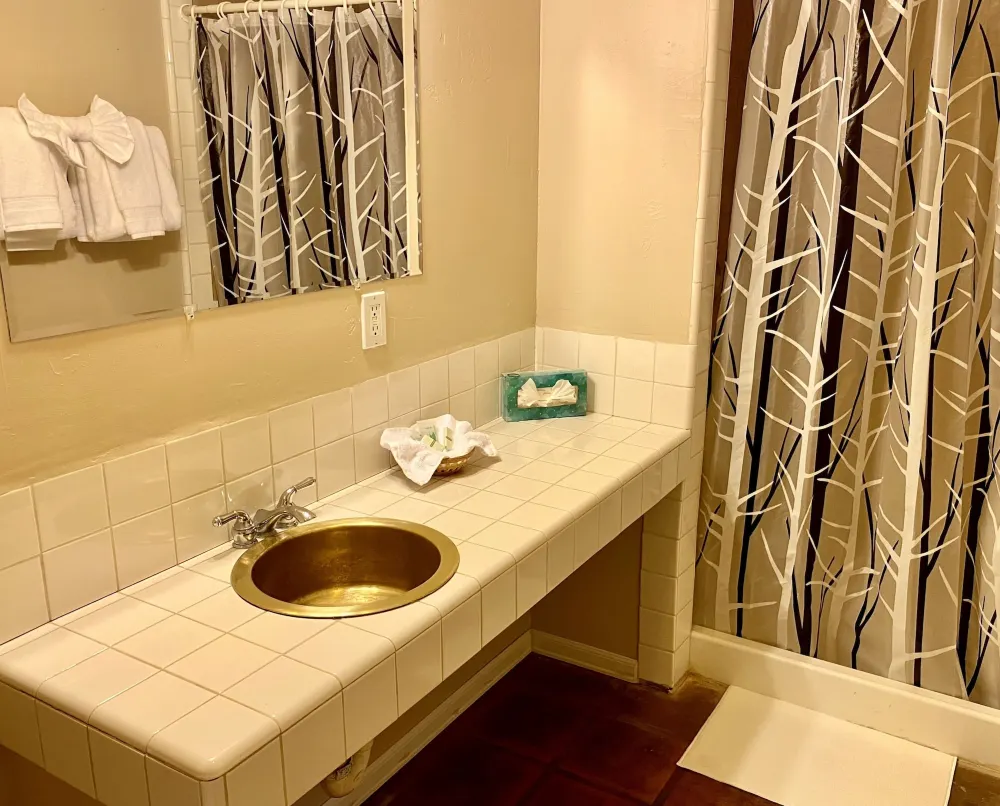 Tioga Lodge at Mono Lake Kamar Photos