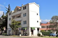 Yeshill Apart & Studio Hotels in Prijevor
