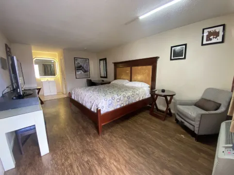 グレート・ウェスタン・イン＆スイーツ - サギノー