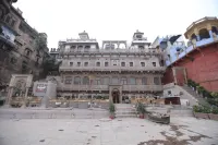 Guleria Kothi at Ganges Hotels near Kashi vishwanath temple
