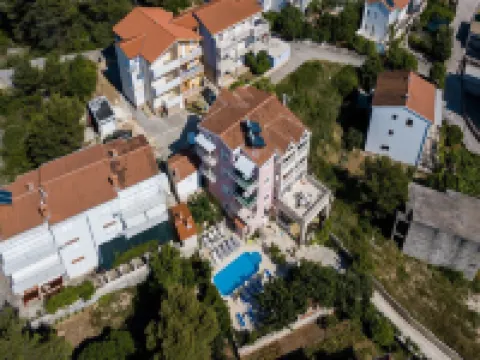 Villa Stil Hotels in Okrug Gornji