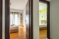 A Luxury & Comfortable Apt in Athens Hotels near Irodotou Square