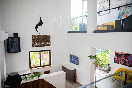 Casa Bianca Отели рядом с достопримечательностью «+233 Jazz Bar & Grill»