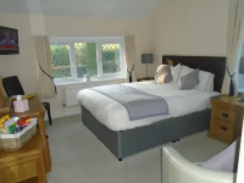 Trumbles Gatwick B&B