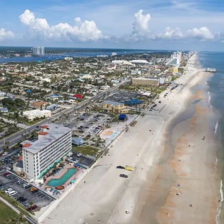 Beautiful Beachfront Resort Condo
