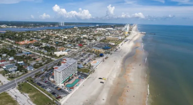 美麗海濱度假公寓