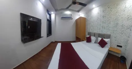 Hotel Twamev Couple Friendly Laxmi Nagar