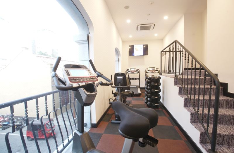 Fairway Colombo - Sri Lanka's First Hotel With Robot Technology photo 3