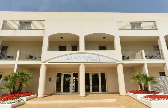 布爾迪西多諾桑託公寓酒店