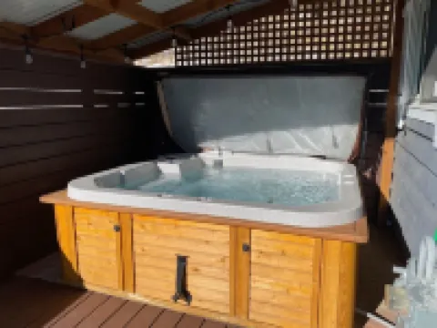 Cabin at Pickle Gulch- a charming cabin with mountain views.