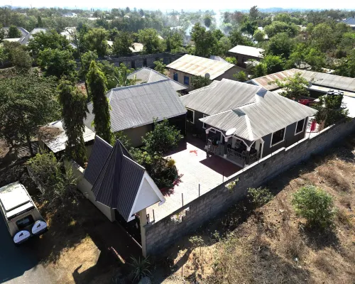 Bomang'Ombe 2 Room with Breakfast Hotels in Hai